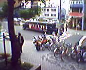 ���É��s��